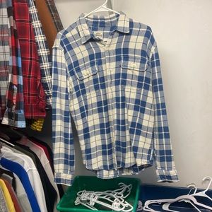 Mens blue and white plaid flannel. ( size Large)